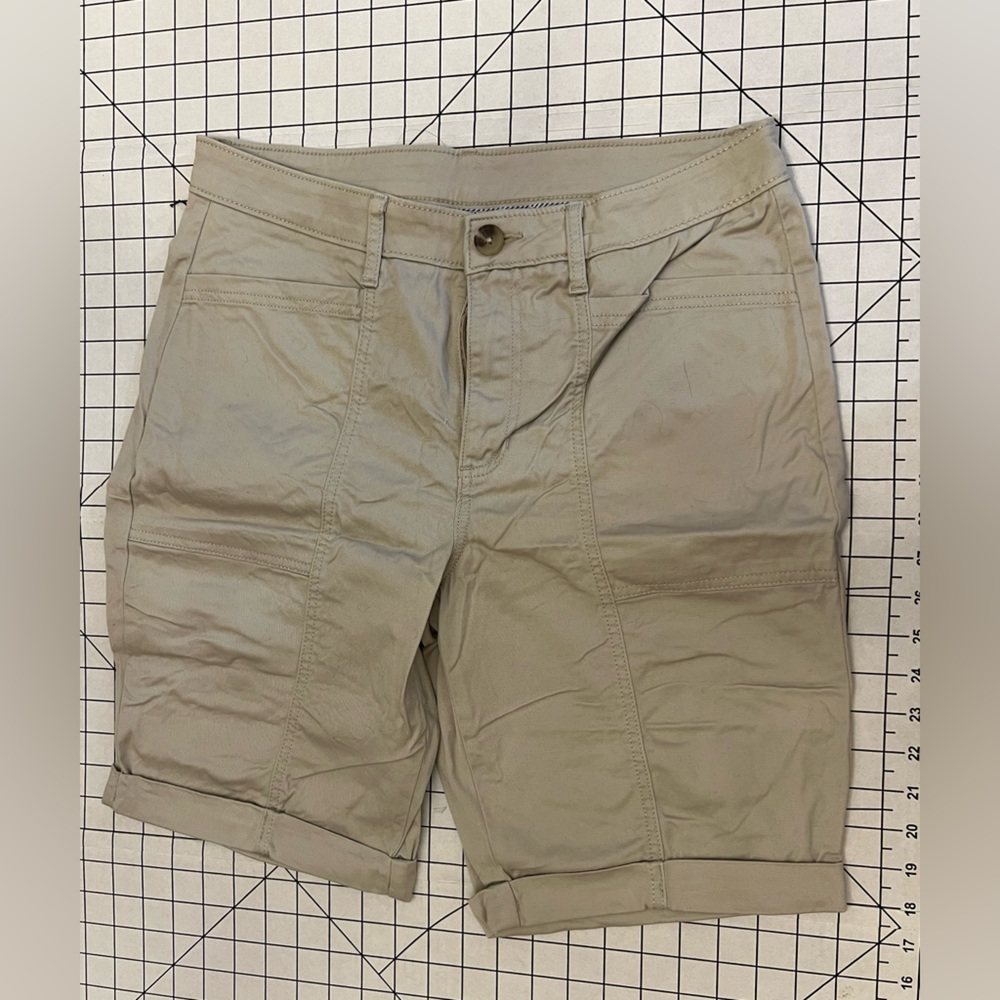 Khaki women shorts